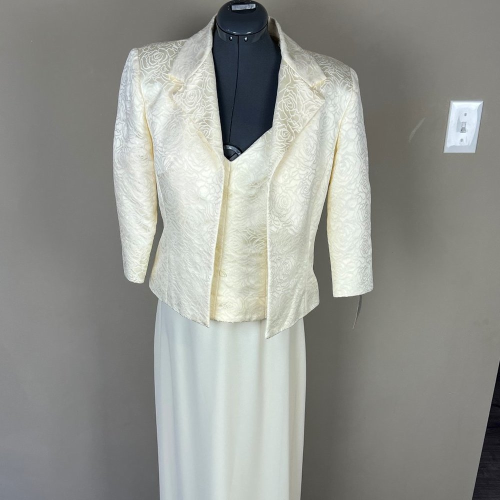 Patra Formal Gown Size 8 NWT
